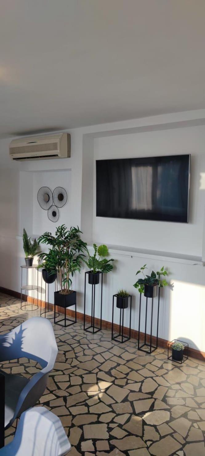 诺维·维诺多尔斯基Sea House Lea公寓 外观 照片